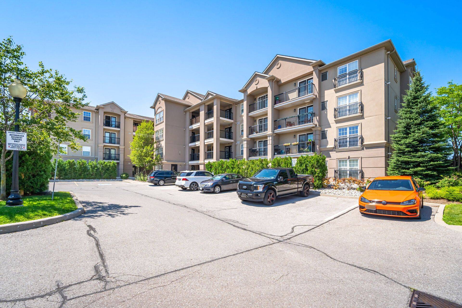 Milton, ON L9T 7S6,1340 Main ST E #406