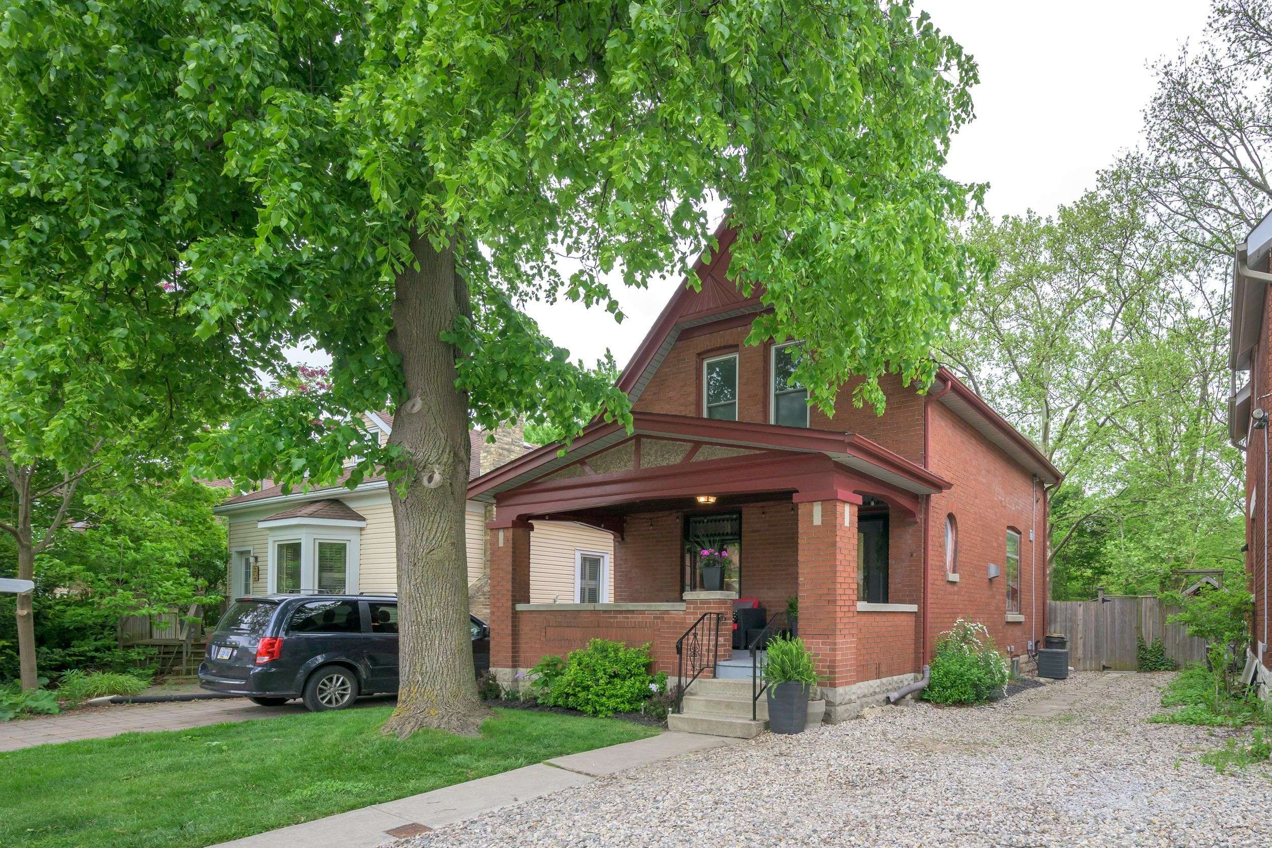174 Briscoe ST E,  London South,  ON N6C 1X3