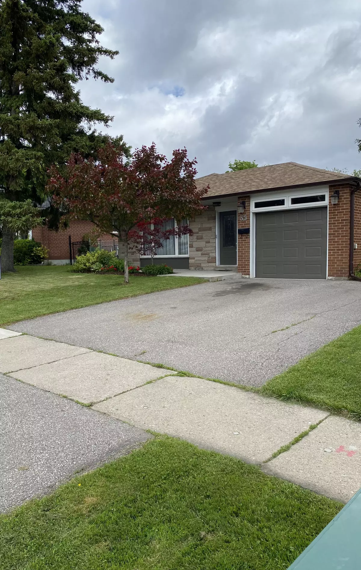 Brampton, ON L6T 2T2,35 Aintree CRES