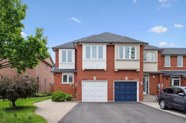 2254 Dale Ridge DR, Oakville, ON L6M 3L5