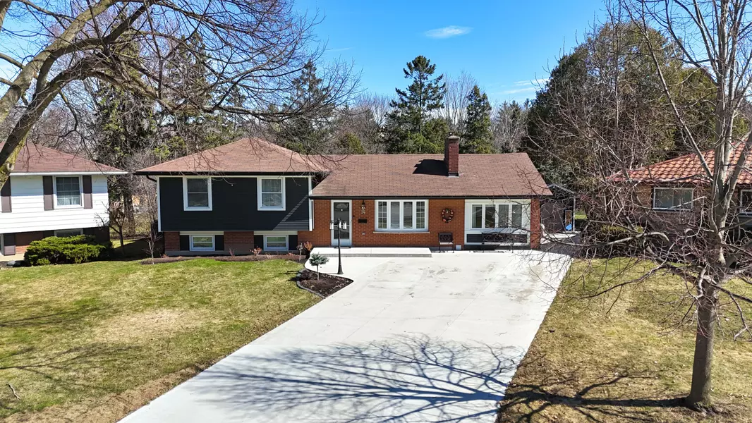 14 Rockingham CT, London South, ON N6C 4L8