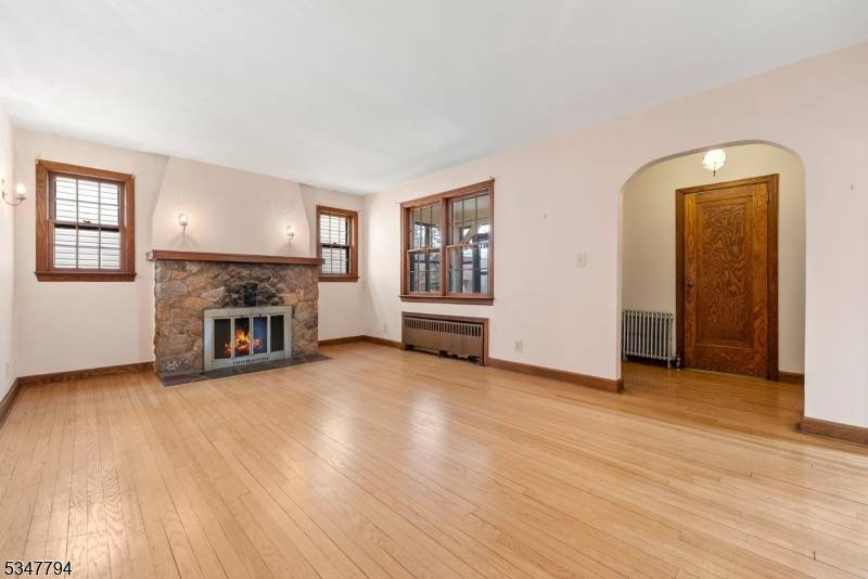 Roseland Boro, NJ 07068,47 Freeman St