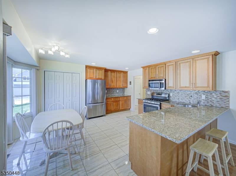 Montville Twp., NJ 07045,17 Barge Ct