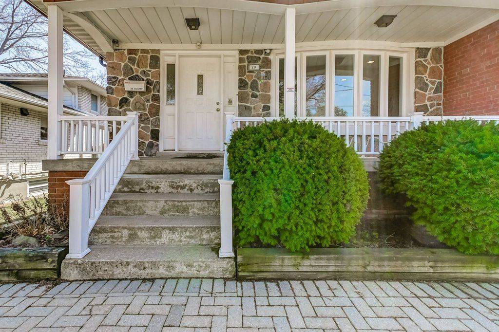 Toronto C14, ON M2M 2C7,29 Gustav CRES