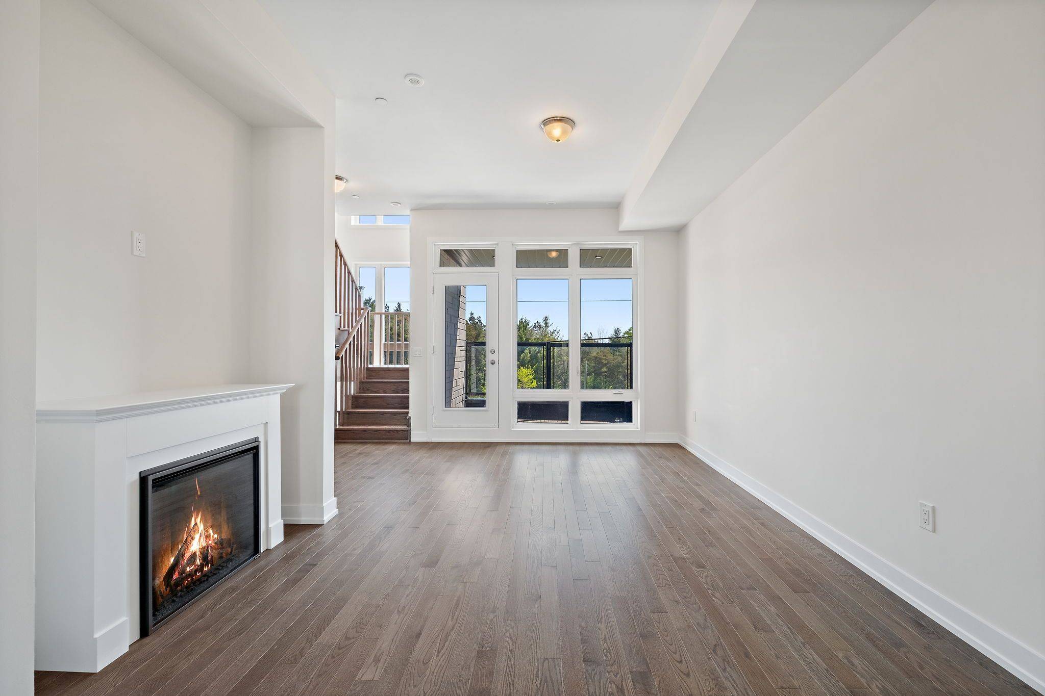 Richmond Hill, ON L4E 1G9,39 Credit LN