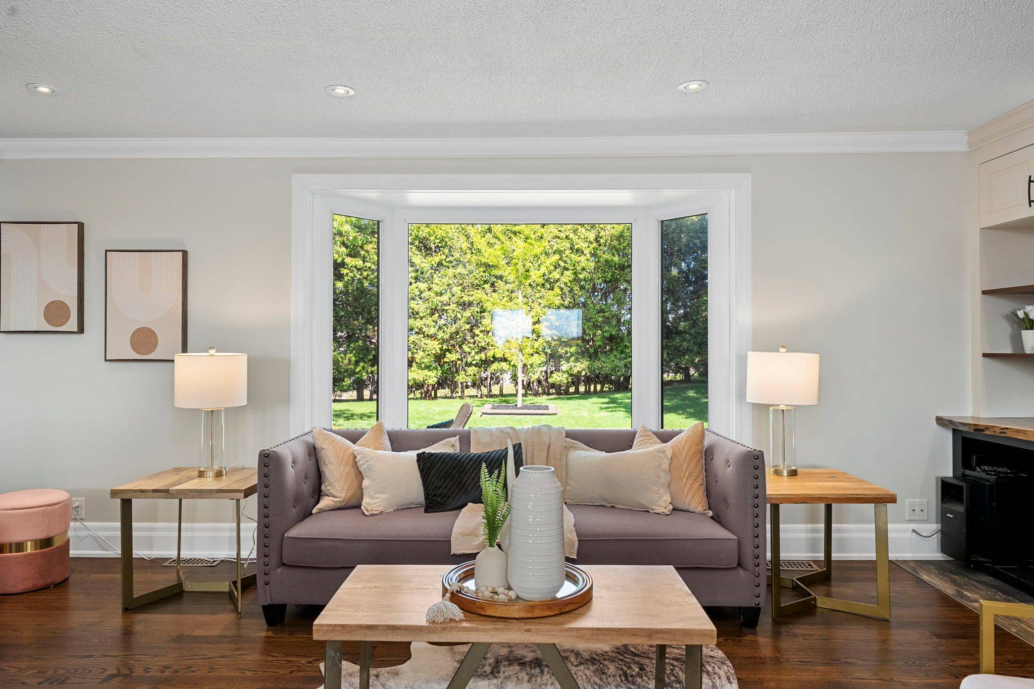 East Gwillimbury, ON L0G 1R0,21002 Leslie ST