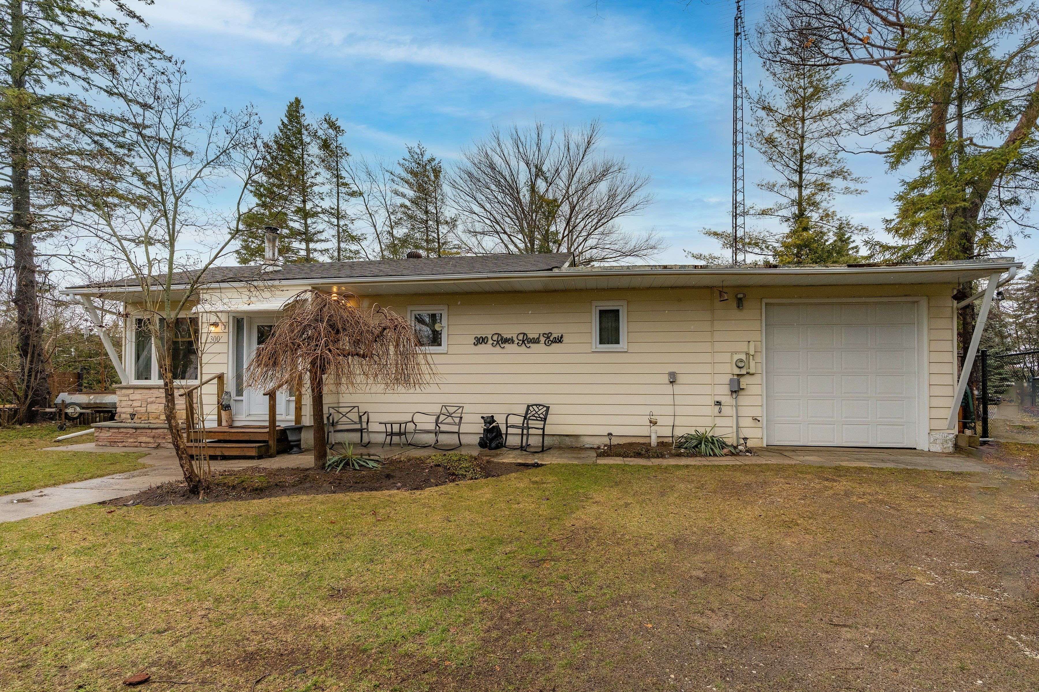 Wasaga Beach, ON L9Z 2L7,300 River RD E