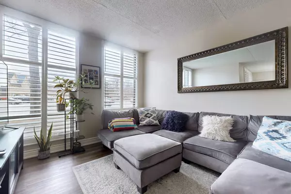 Pickering, ON L1V 3V8,1530 Pickering Pkwy #101