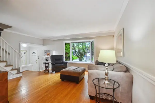 Oakville, ON L6H 1K1,53 Nadia PL