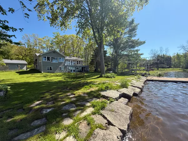 North Kawartha, ON K0L 2H0,79 Hulls RD