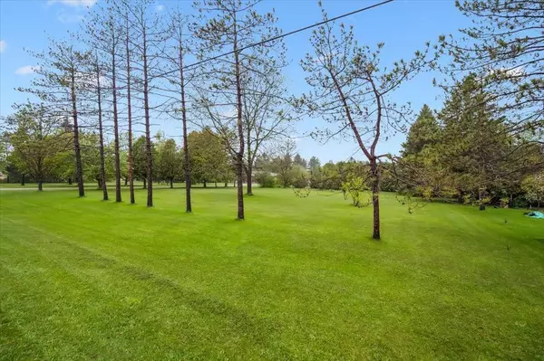 Erin, ON N1H 6H7,8758 Wellington Rd 124 RD