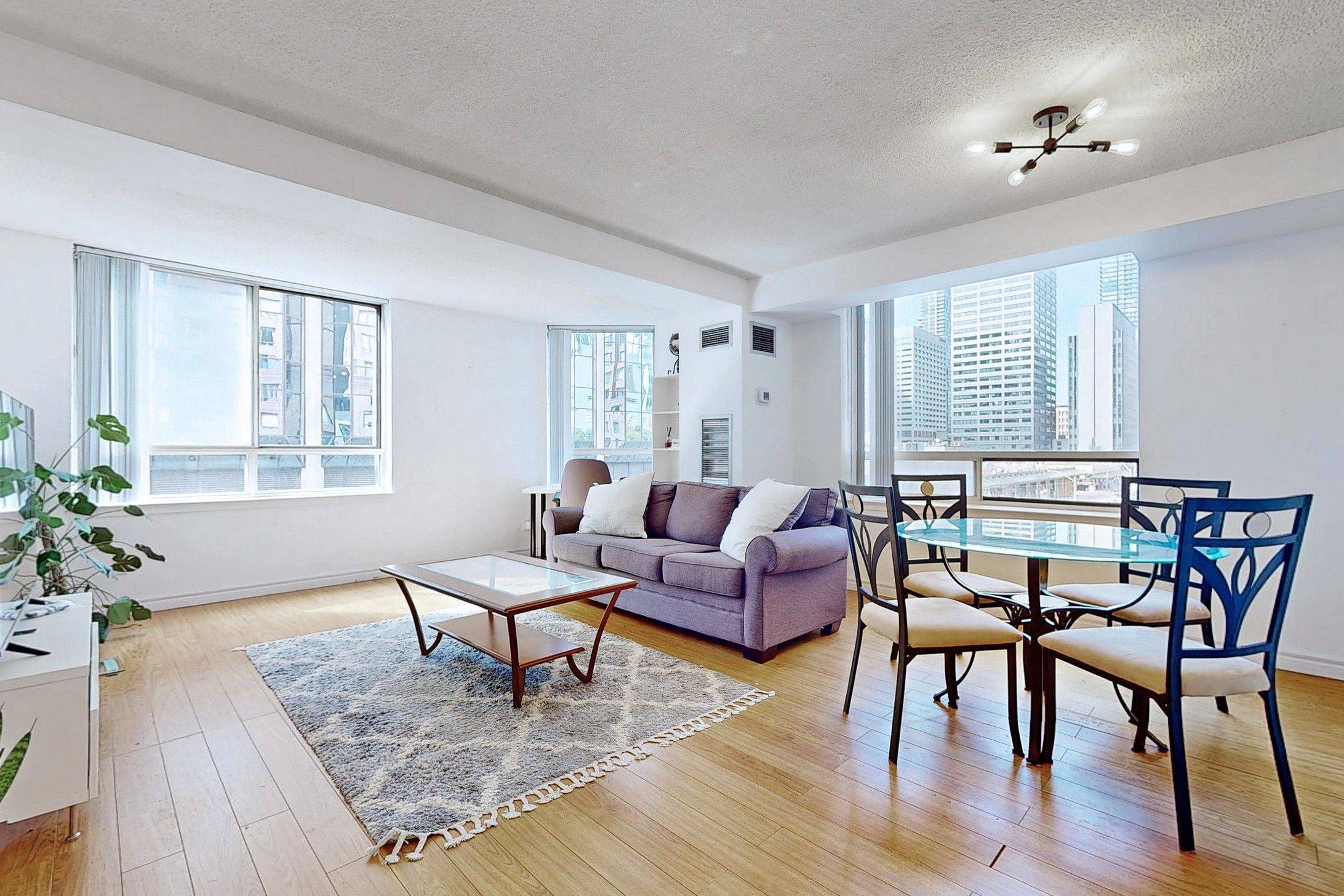 Toronto C01, ON M5G 2G4,633 Bay ST #411