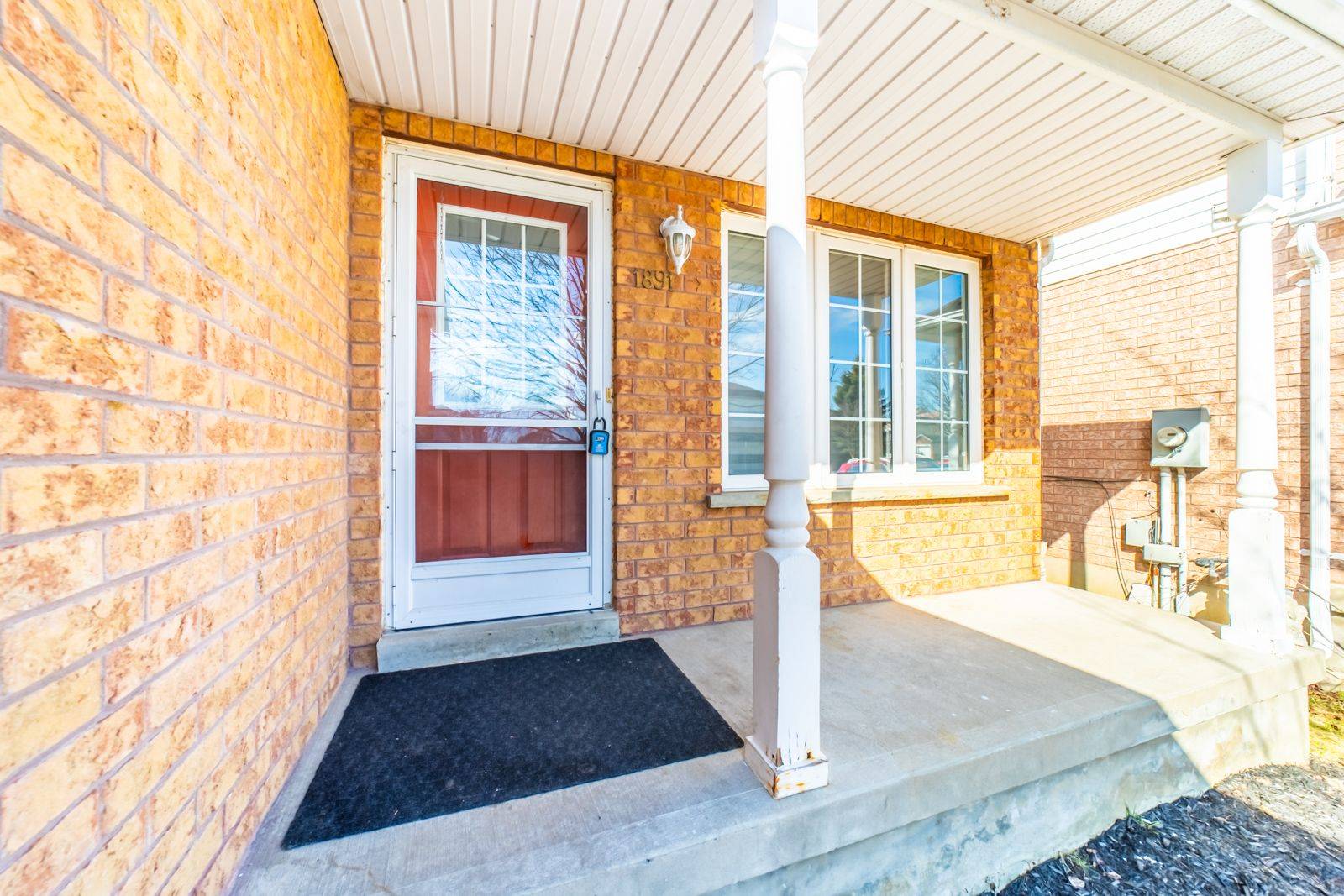 Oshawa, ON L1G 8C4,1891 Dalhousie CRES