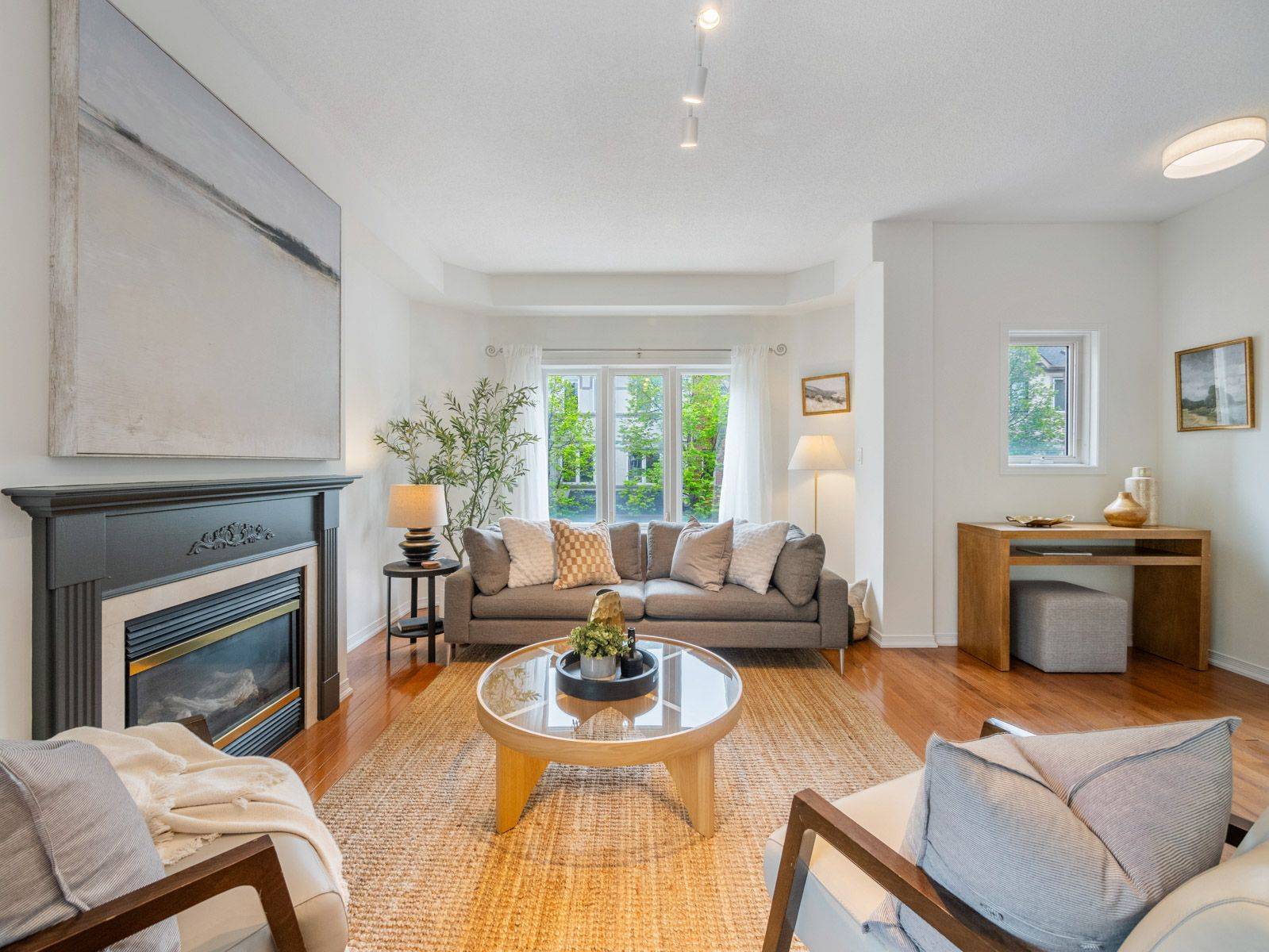 Toronto E01, ON M4M 2V1,235 Boston AVE