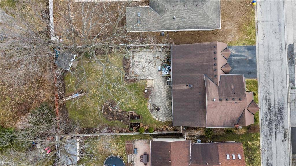 Hamilton, ON L0R 2H0,21 Raglan ST