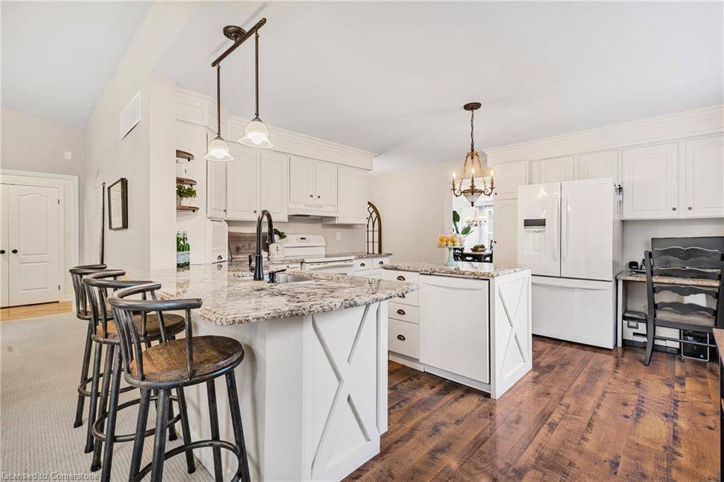 Hamilton, ON L0R 2H0,21 Raglan ST