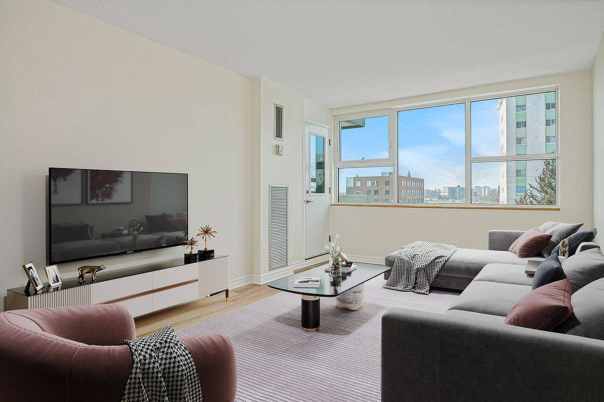 Manor Park - Cardinal Glen And Area, ON K1K 4C5,555 Brittany DR #302
