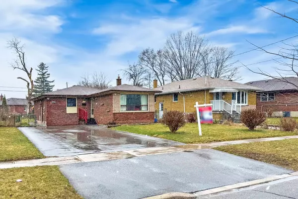 43 GRAYLEE AVE, Toronto E08, ON M1J 1M7