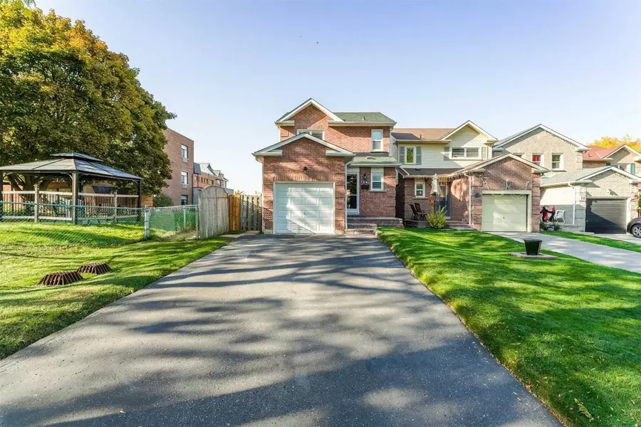 14 Greenfield CRES, Whitby, ON L1N 7G3