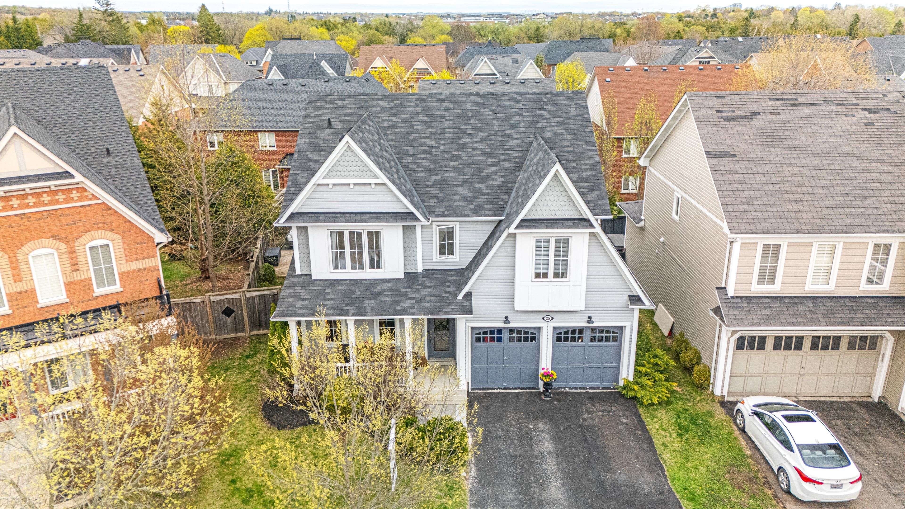 Whitby, ON L1M 0C1,25 Strandmore CIR