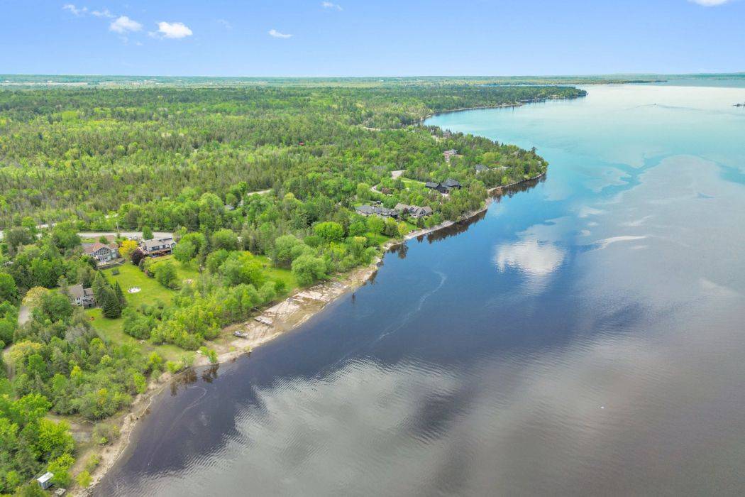 Constance Bay - Dunrobin - Kilmaurs - Woodlawn, ON K0A 1T0,124 Swift ST