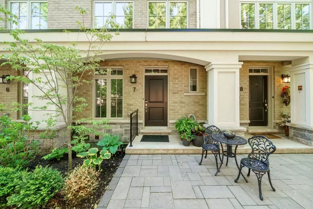 Burlington, ON L7R 2M4,509 Elizabeth ST #7