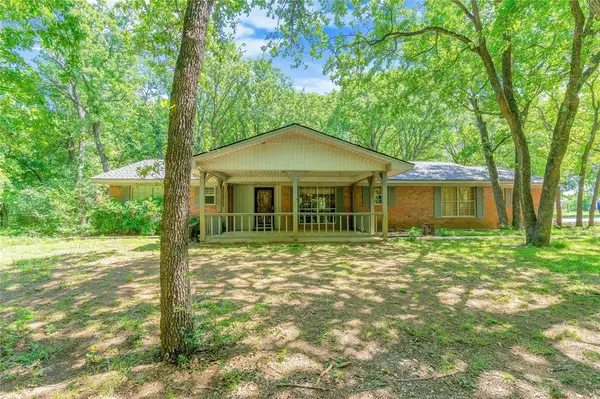 9100 County Road 105,  Grandview,  TX 76050