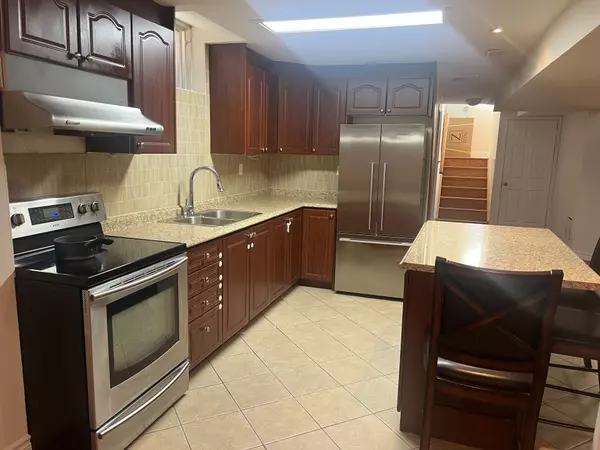 Brampton, ON L6P 3C1,18 Riverglen ST N