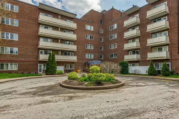 St. Catharines, ON L2N 5T3,198 Scott ST #220