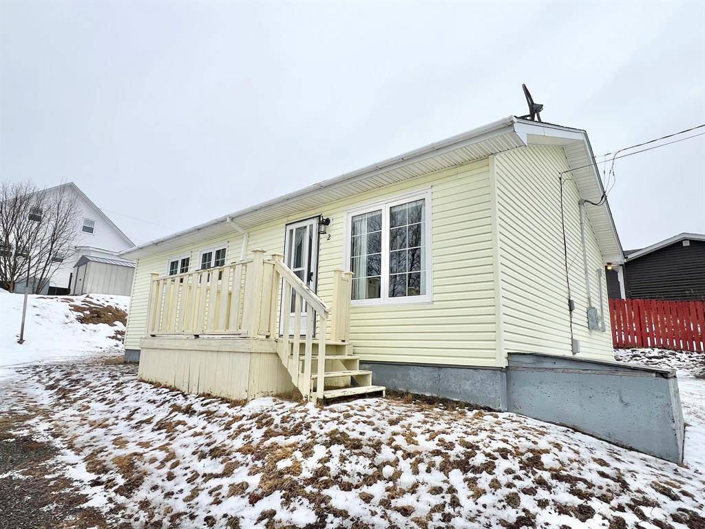 2 Windsor Place, Grand Falls-windsor, NL A2B 1J3