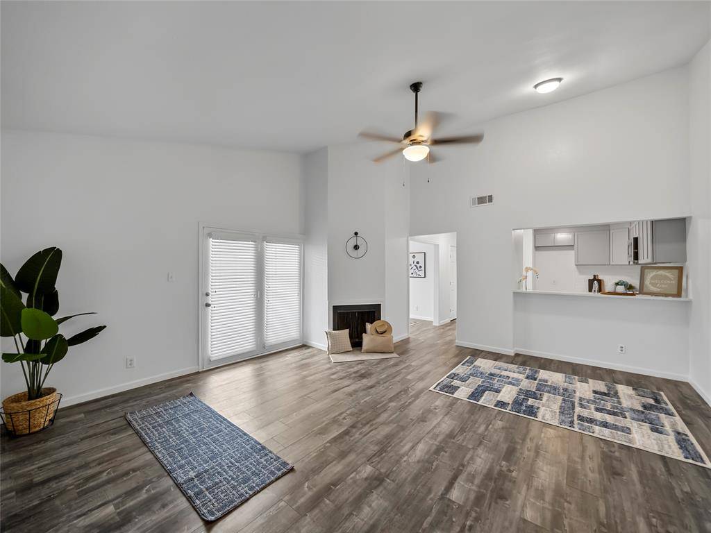 Dallas, TX 75240,8545 MidPark Court #2