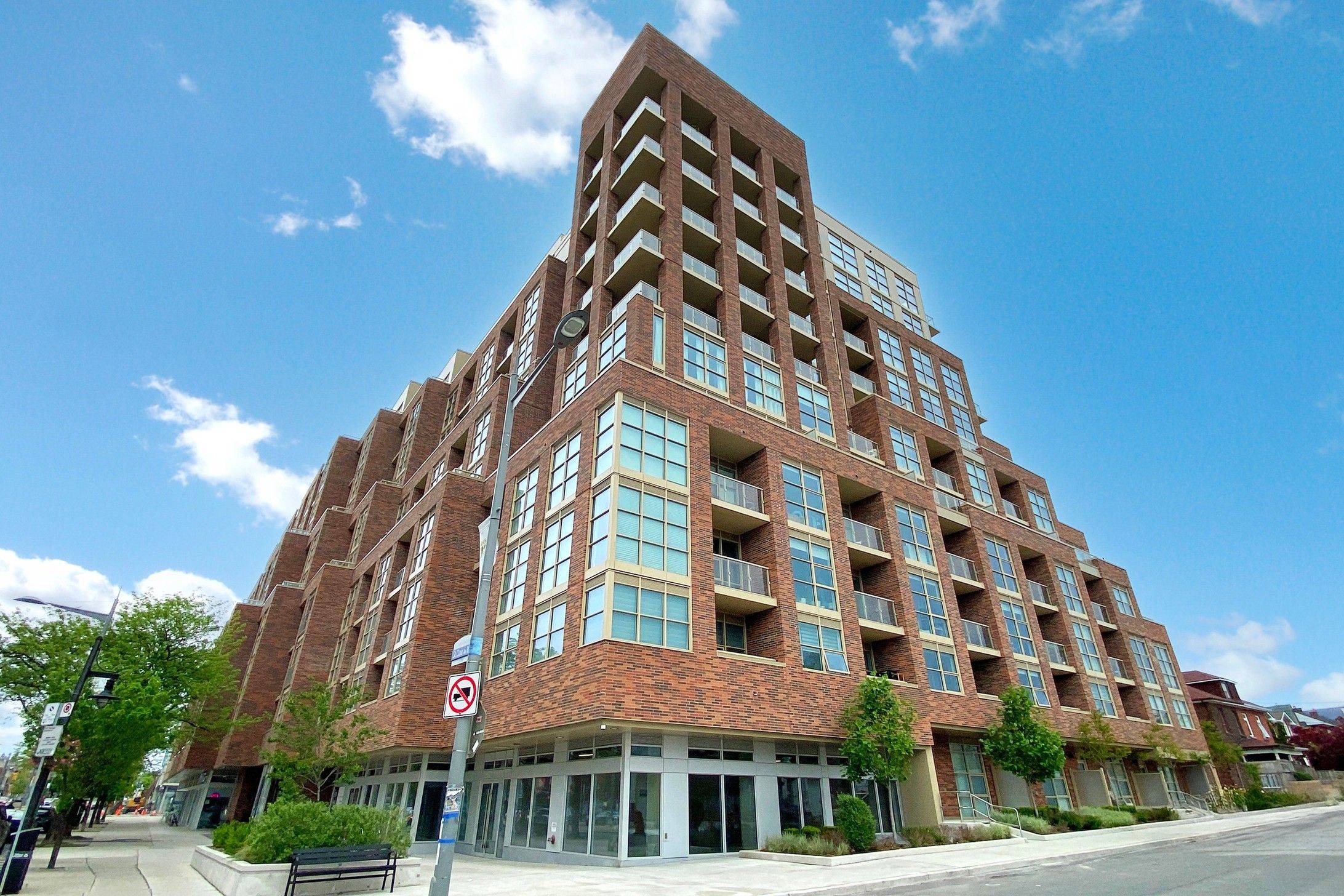 1787 St Clair AVE W #814, Toronto W03, ON M6N 0B7