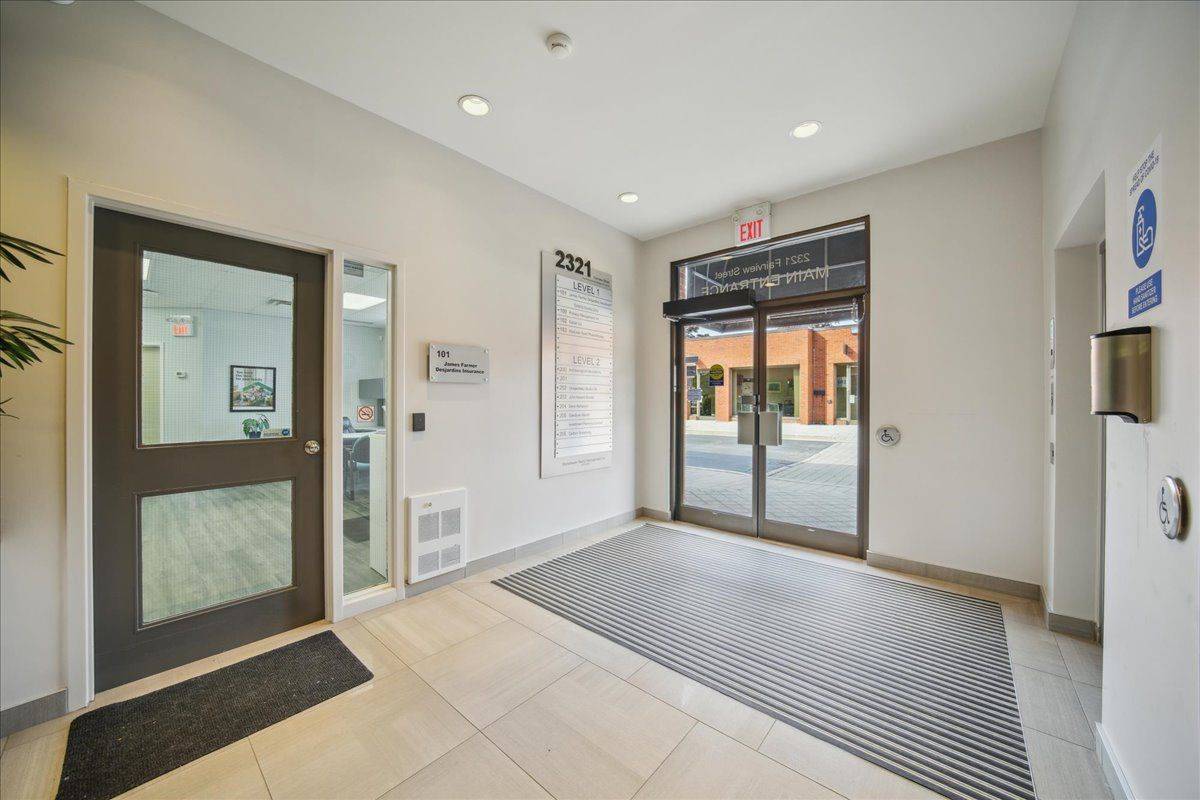 Burlington, ON L7R 2E3,2321 Fairview ST #201
