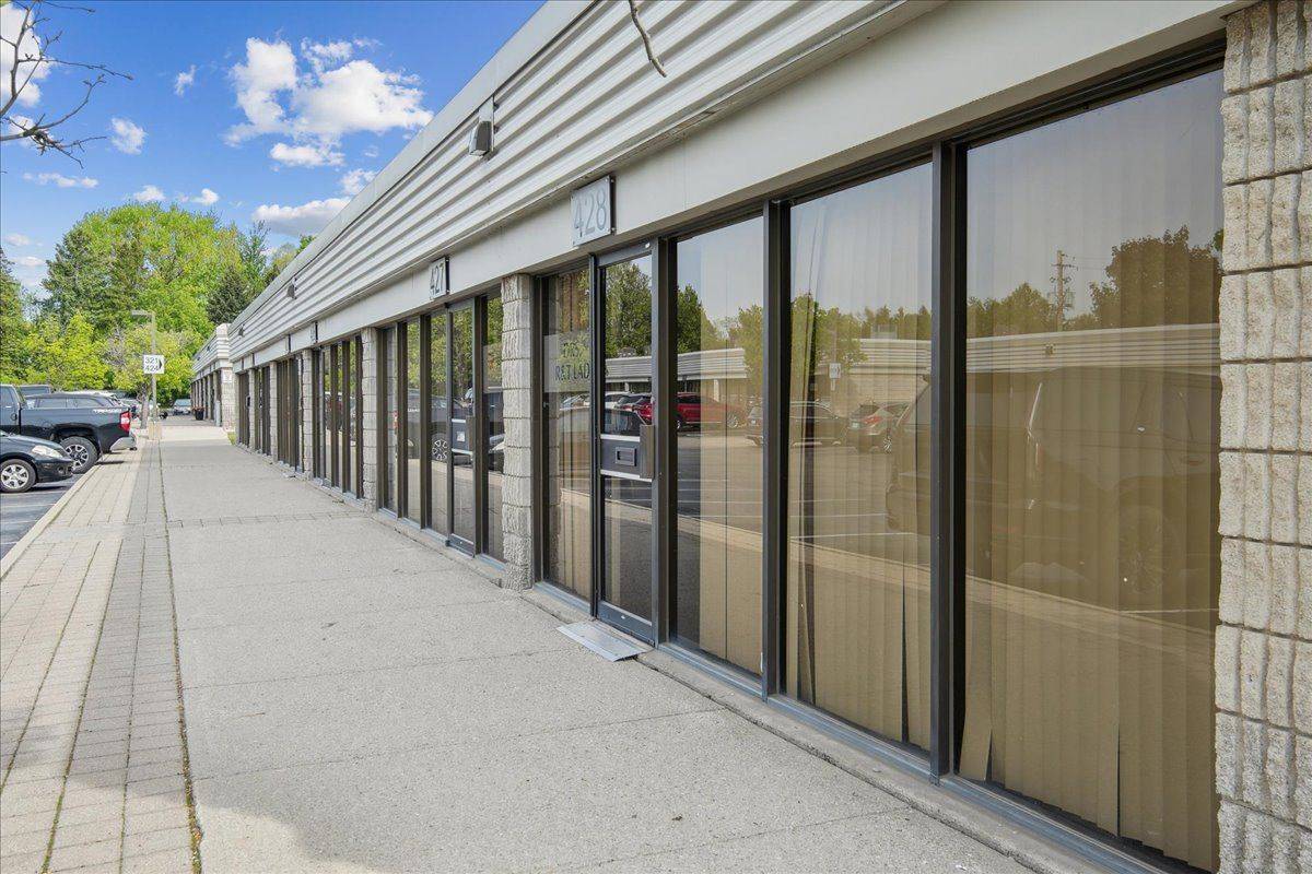 Burlington, ON L7R 2E3,2289 Fairview ST #429