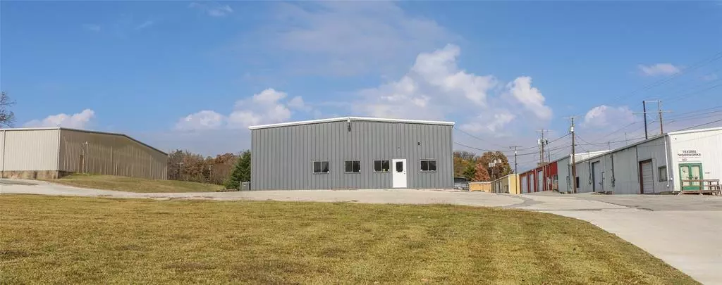Denison, TX 75020,401 West Coffin St