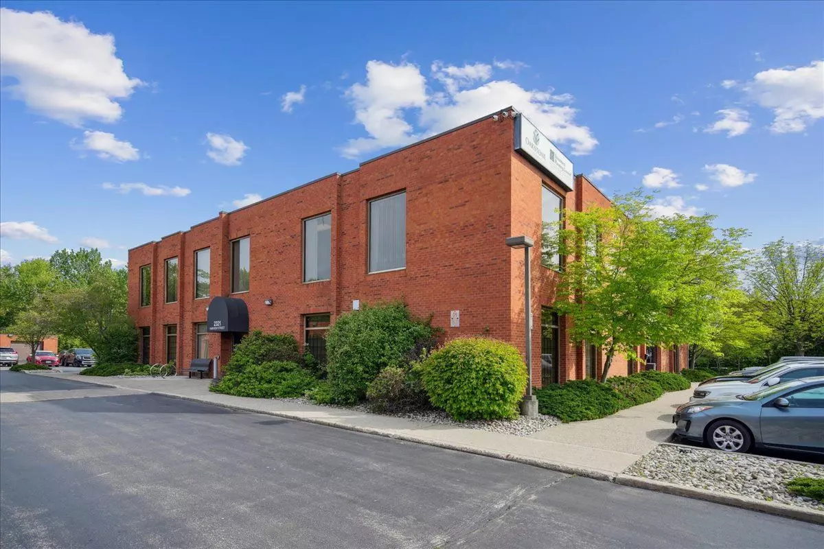 Burlington, ON L7R 2E3,2321 Fairview ST #206