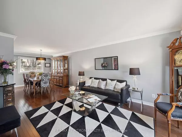 Vaughan, ON L4J 3E2,53 Peter Andrew CRES