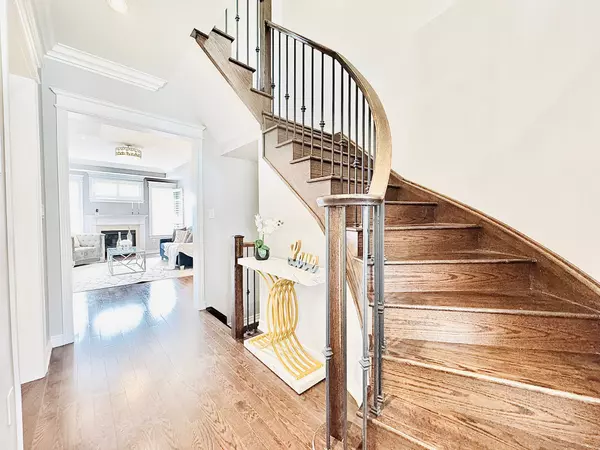 Richmond Hill, ON L4E 1C3,27 Calamint LN