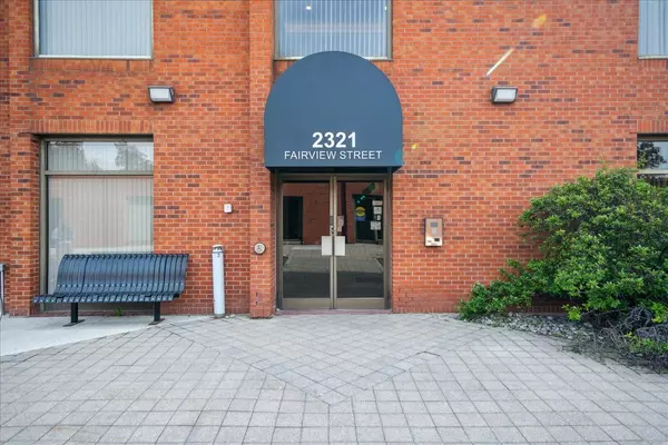 Burlington, ON L7R 2E3,2321 Fairview ST #206