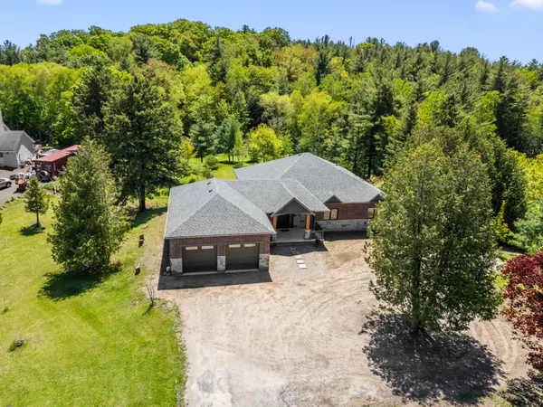 211 Pine AVE, Caledon, ON L7E 3S7
