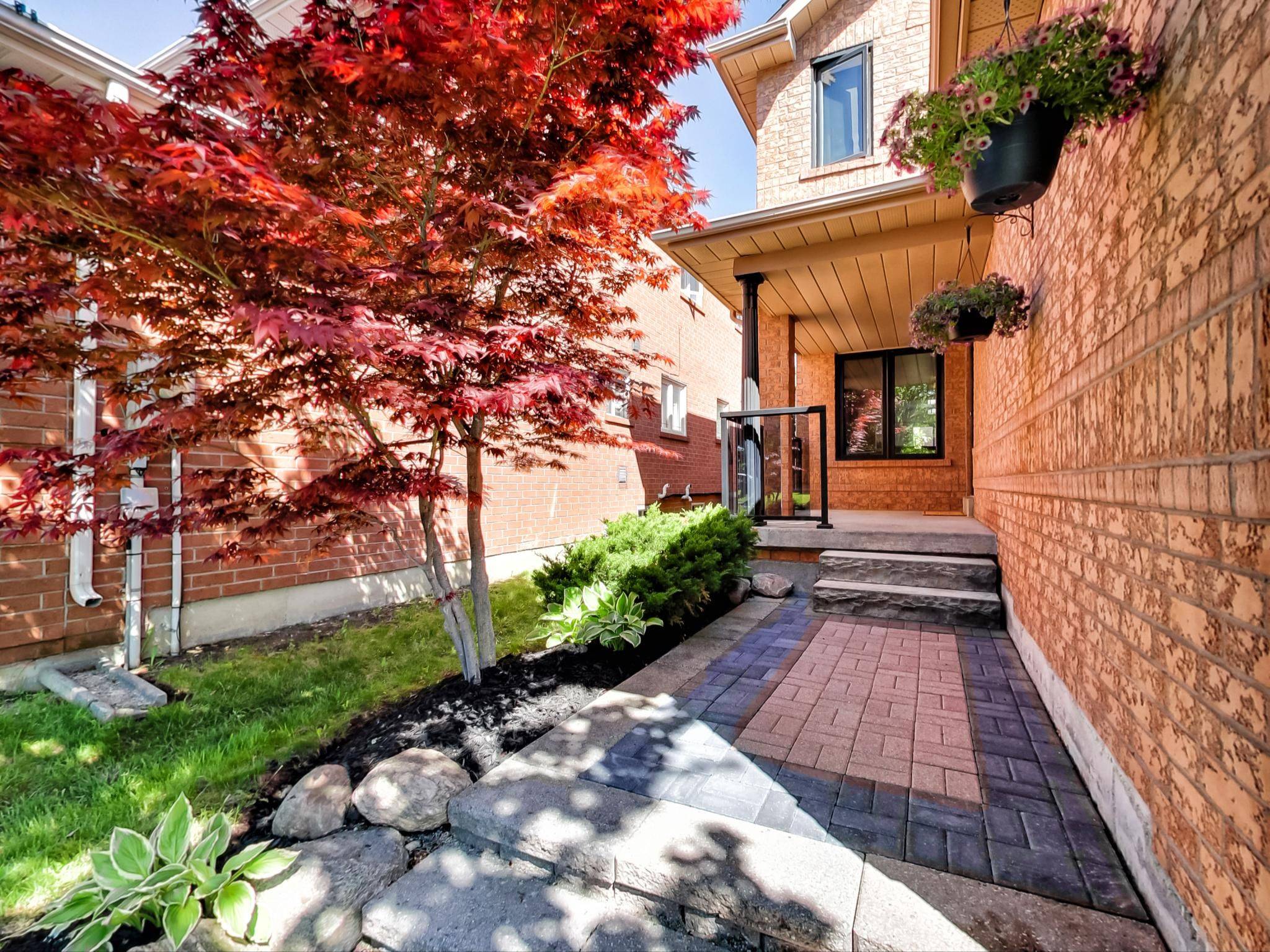 Newmarket, ON L3X 2C2,331 Austin Paul DR