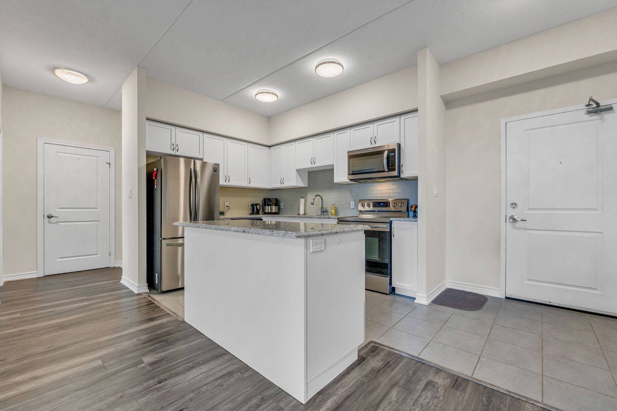 Milton, ON L9T 9A8,650 Sauve ST #412
