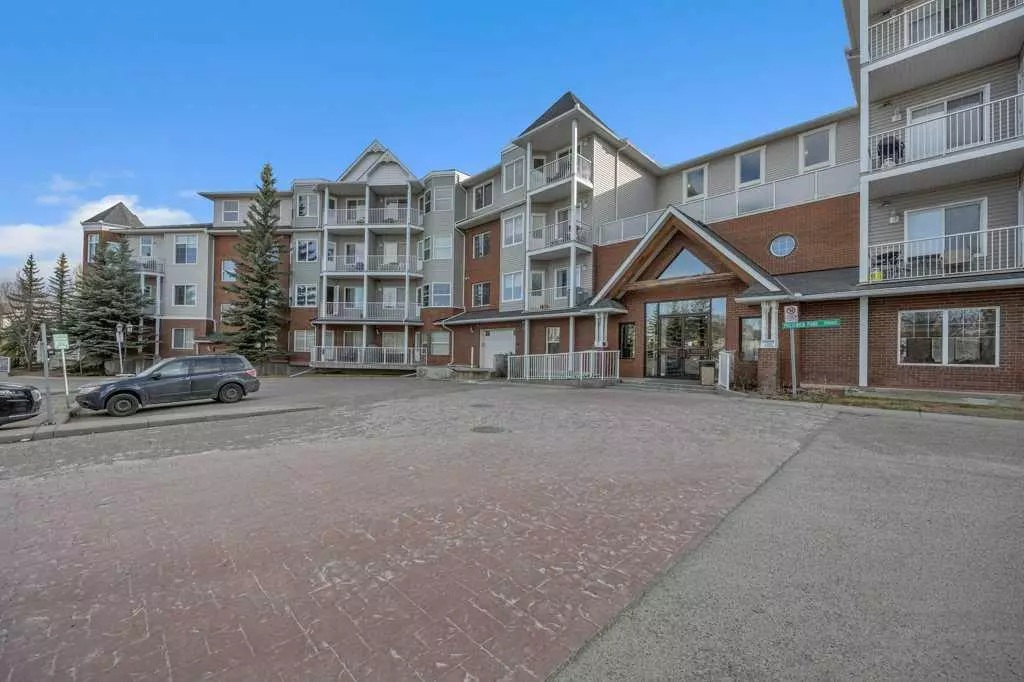 Calgary, AB T2Z 4P3,8 Prestwick Pond TER NE #311
