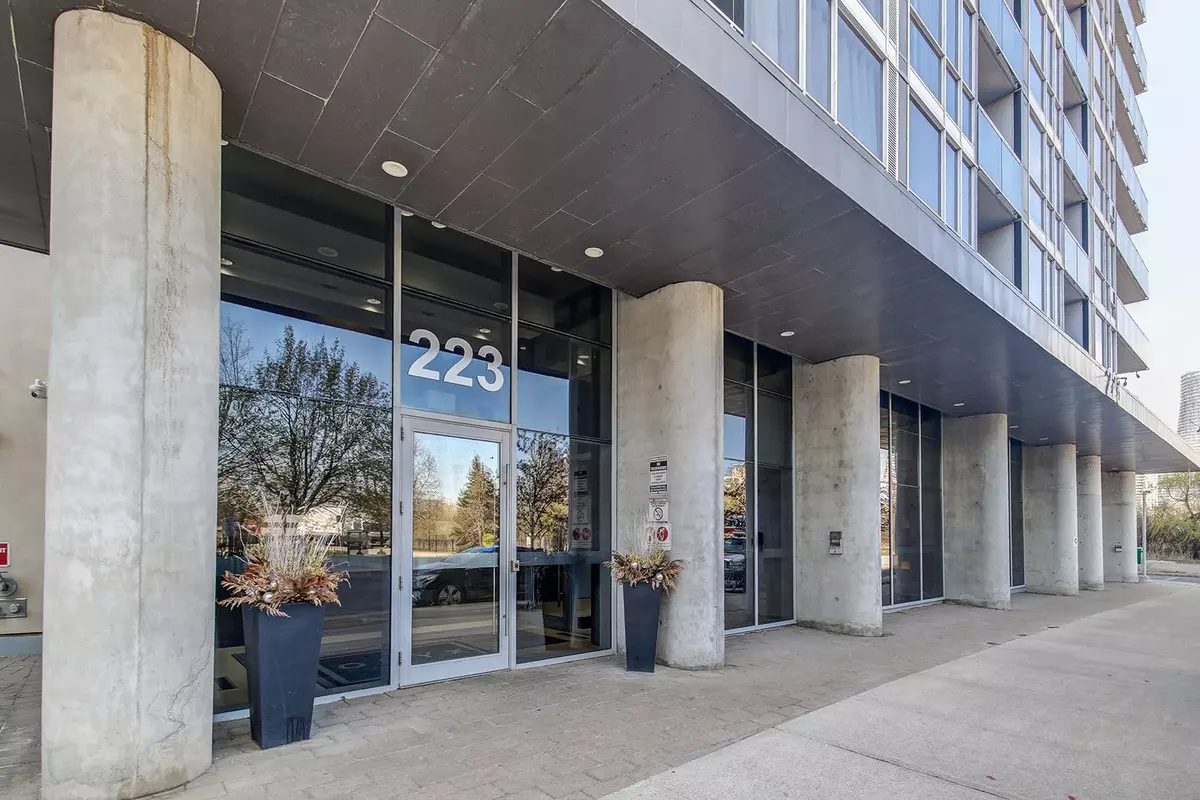 Mississauga, ON L5B 0E8,223 Webb DR #3307