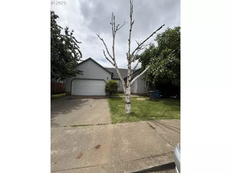 240 BRIDLEWOOD LN, Woodburn, OR 97071