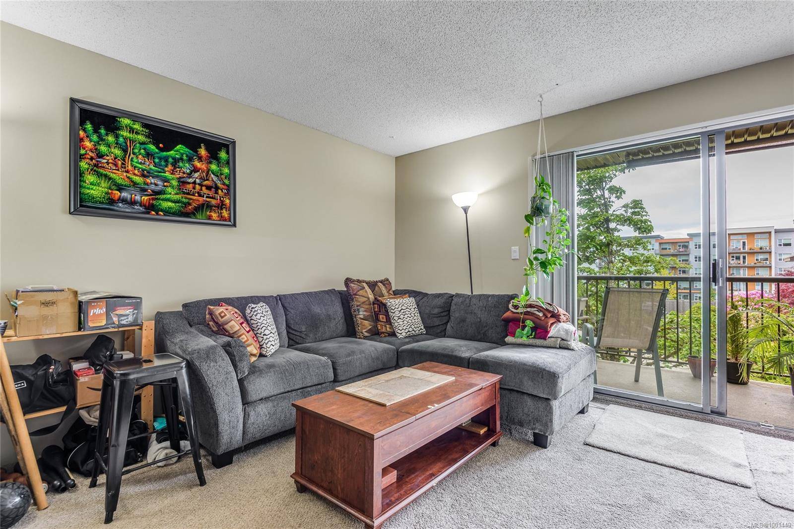 Campbell River, BC V9W 6T6,585 Dogwood St S #213