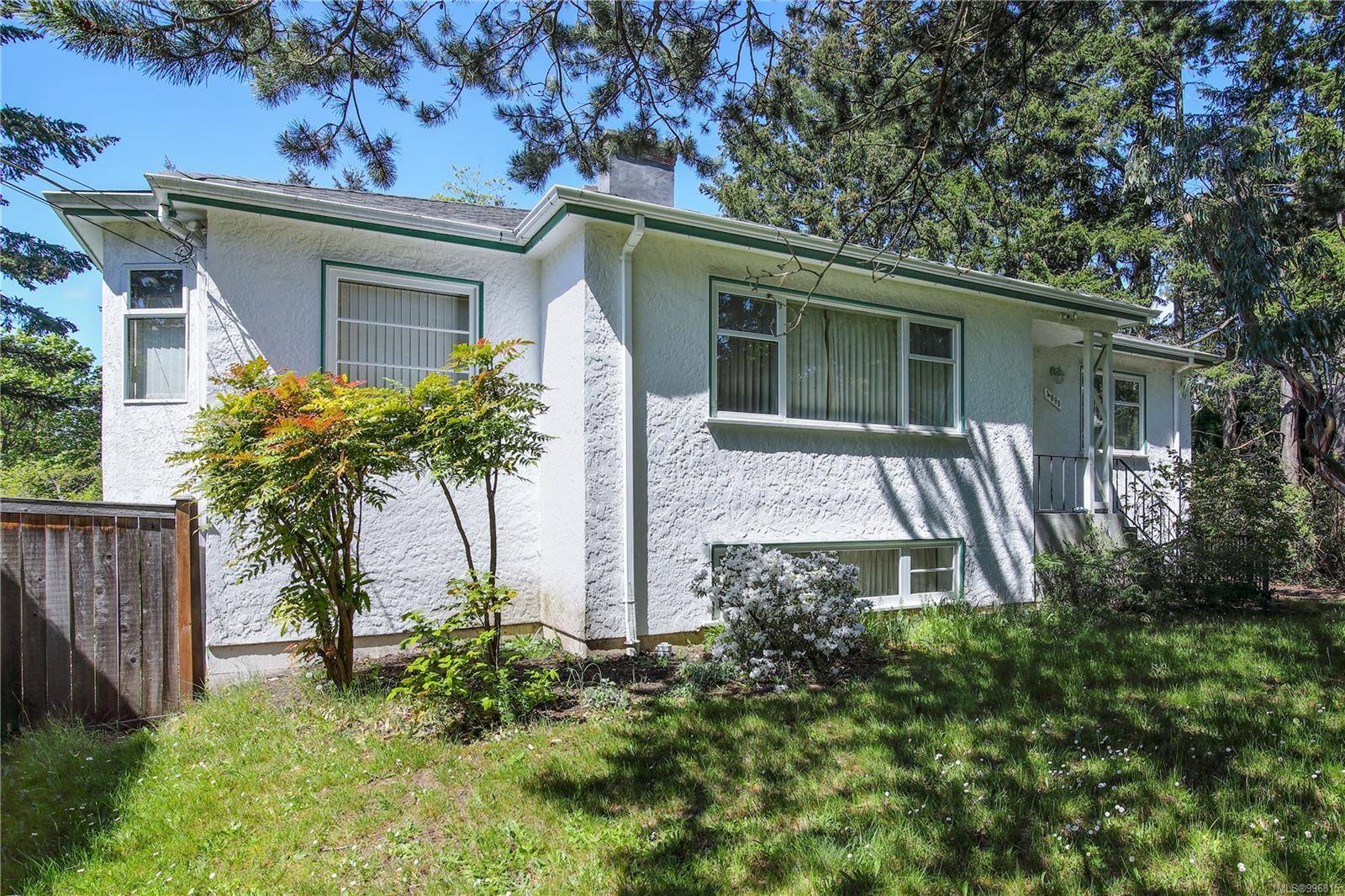 Saanich, BC V8N 3Y1,4090 Gordon Head Rd