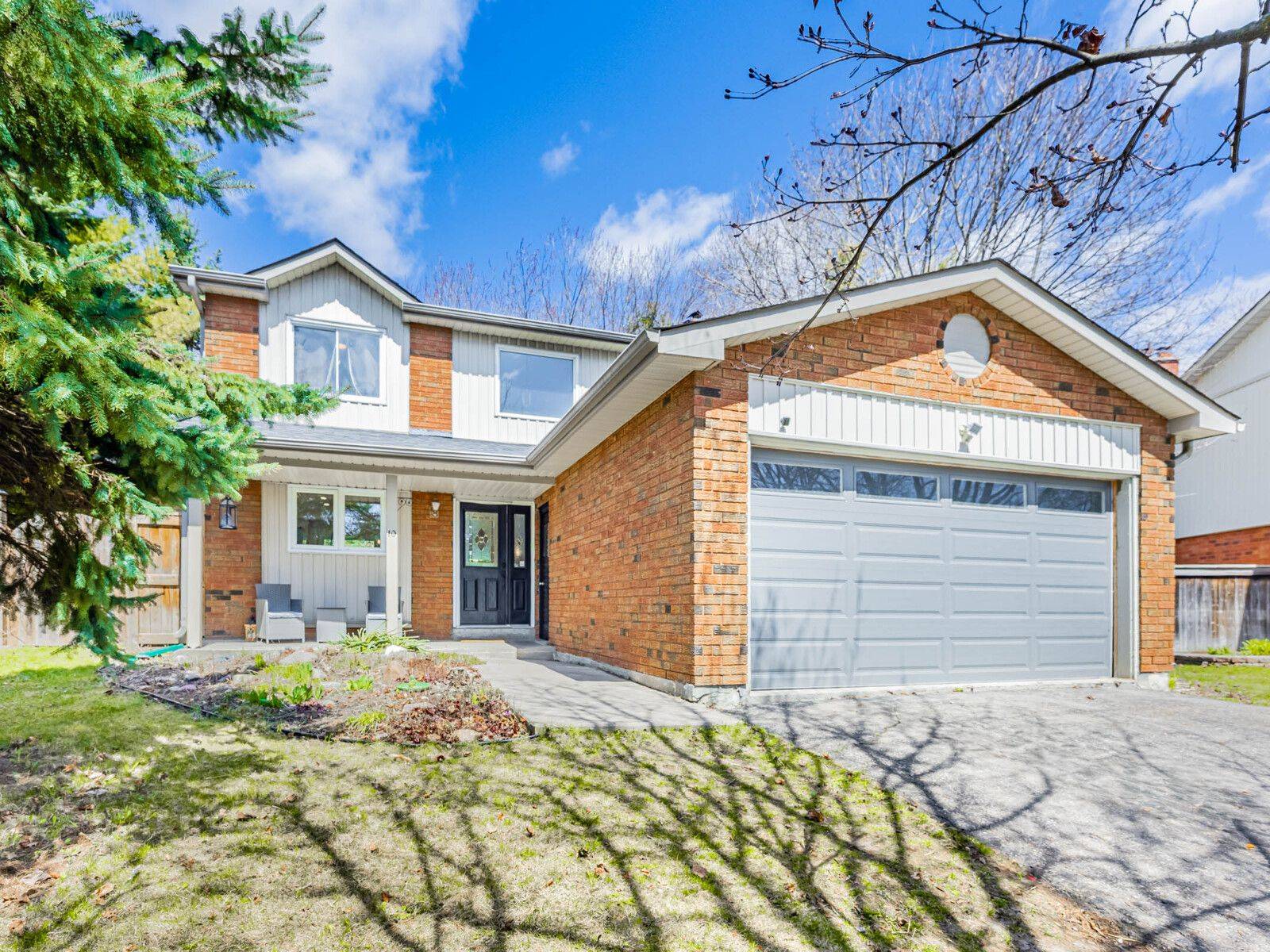 Whitby, ON L1P 1C6,10 Whitney CT