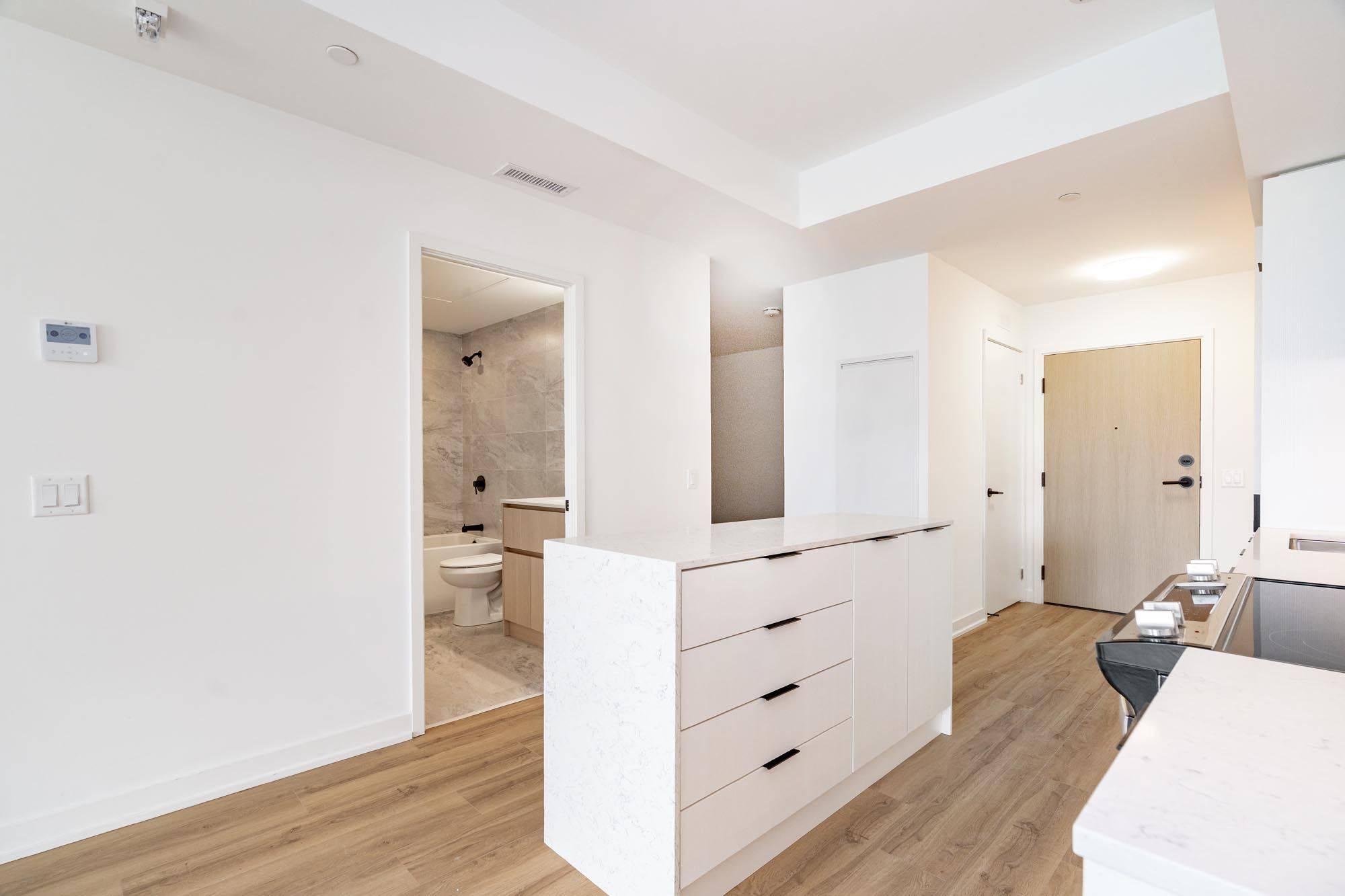 Collingwood, ON L9Y 1C3,31 Huron ST #209