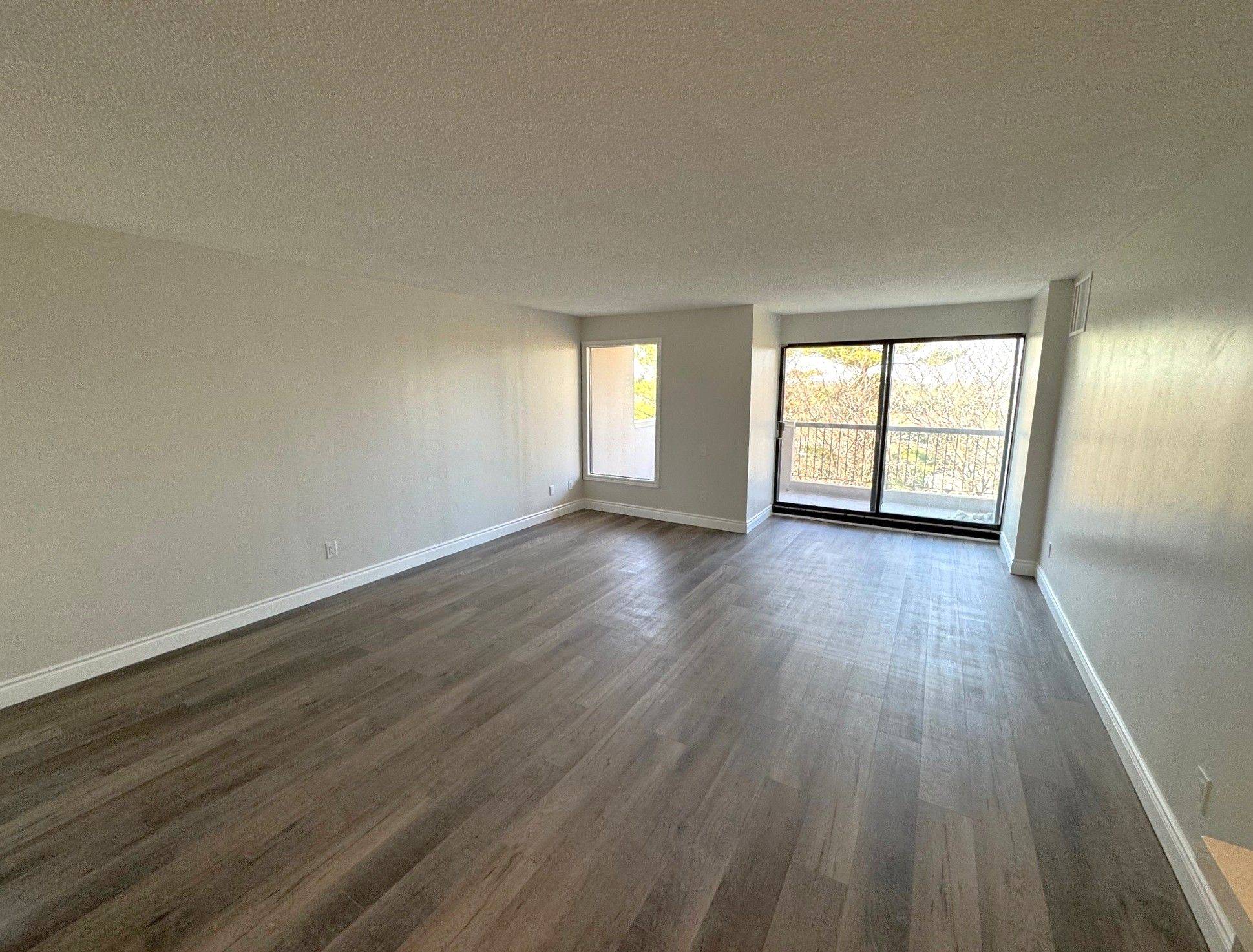 Kitchener, ON N2H 6P2,260 SHELDON AVE N #508